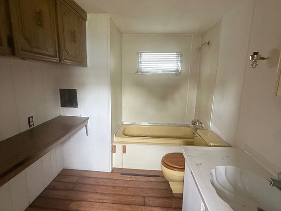 4th image of 713 Rose St Unit 7