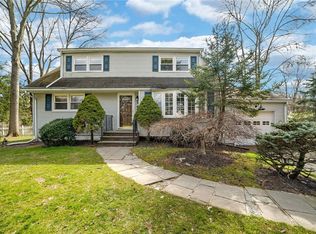 3 Spruce St, Nanuet, NY 10954