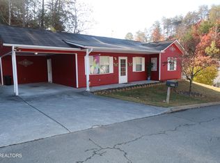 806 Union Crest Ct, Sevierville, TN 37876