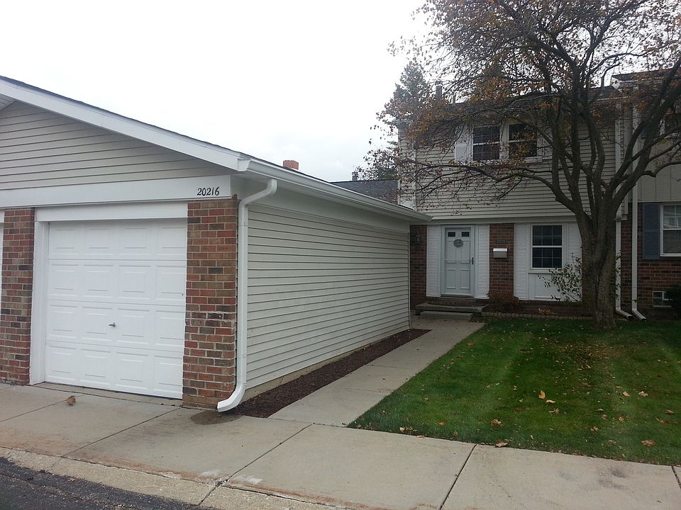 Highland Lks Condo w/ Garage