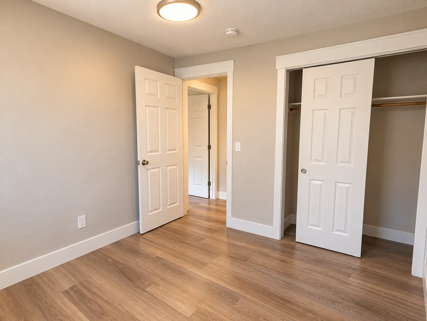 3 bed, 1.5 bath, 1065 sqft, $1,900 — Photo 2