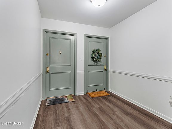 4th image of 317 Highwood Dr