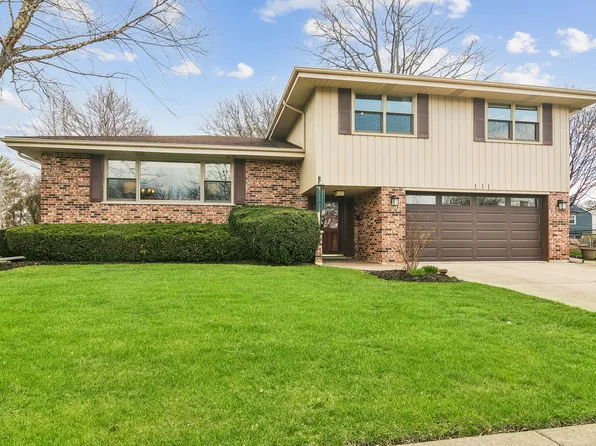 111 N Wilshire Ln, Arlington Heights, IL 60004