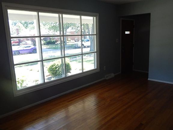 3rd image of 1070 Borgstrom Ave