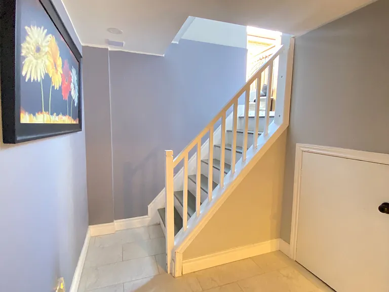 135 Bonham Blvd #BASEMENT — Photo 10