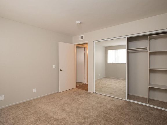 5th image of 908 S Shenandoah St APT 106