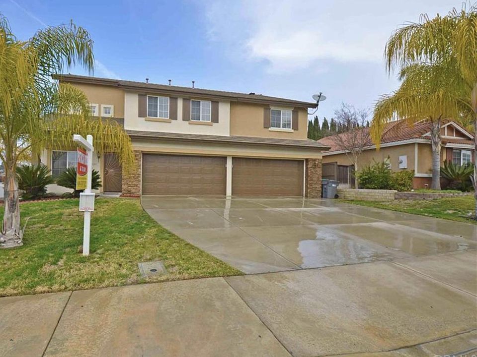 1st image of 39297 Sierra La Vida