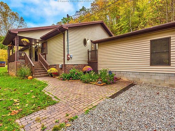 2nd image of 118 Northstar Ln