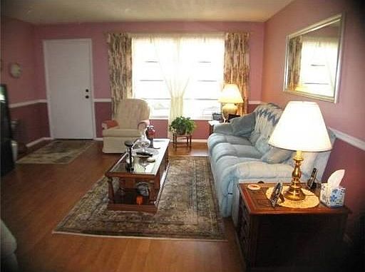 4th image of 1402 Brighton Ct