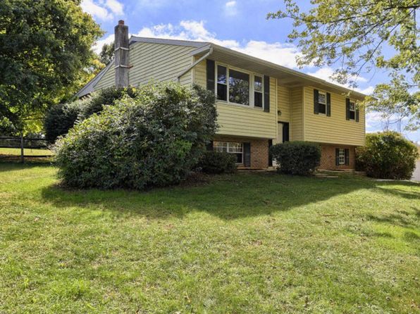 4 Country Ln