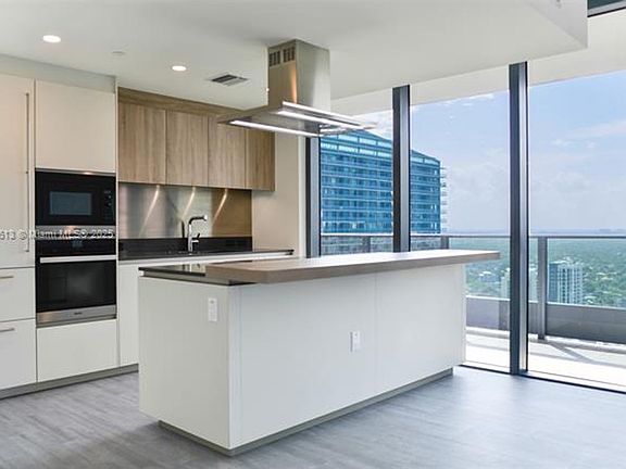 4th image of 1000 Brickell Plz #2312