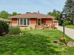 1008 S 124th St, West Allis, WI 53214