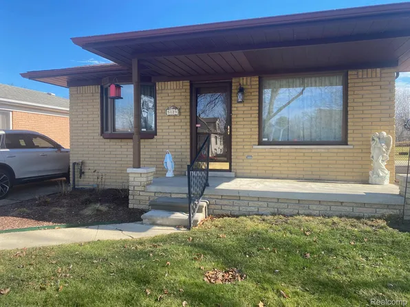 5123 Argonne St, Trenton, MI 48183