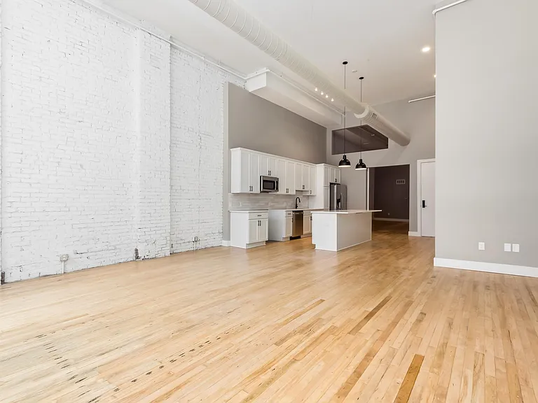 44 N High St #2A — Photo 9