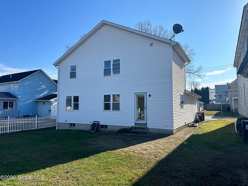 3rd image of 614 Elizabeth Street
