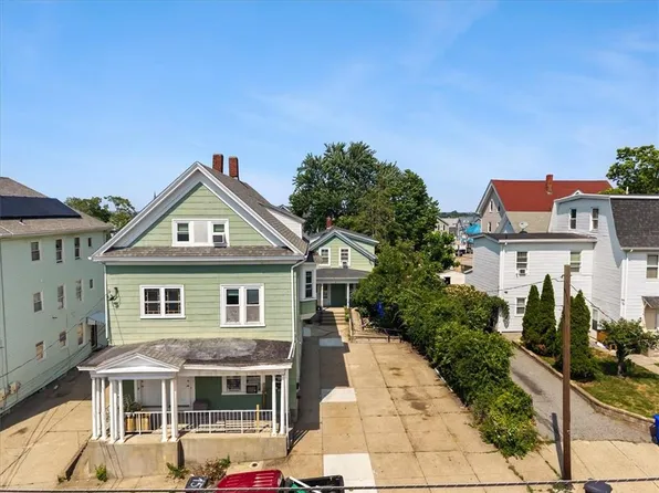 11 Sisson St, Pawtucket, RI 02860
