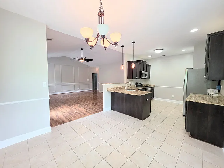 3516 Heartpine Dr — Photo 4
