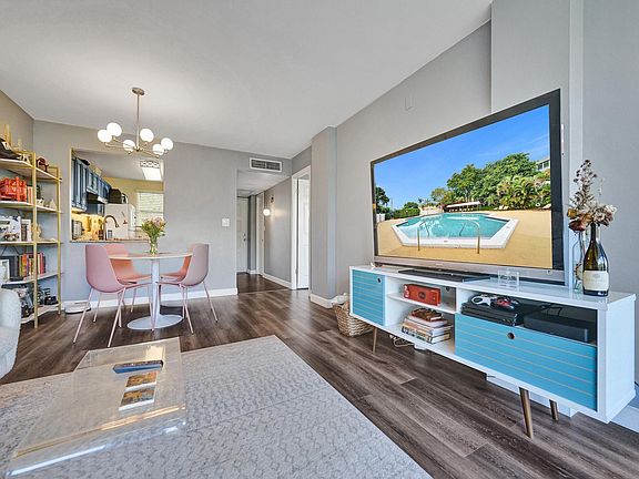5th image of 105 Royal Park Drive #4E
