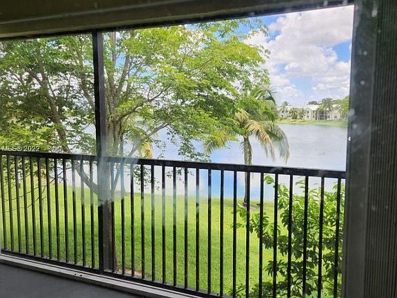 2nd image of 1061 Jefferson Dr #1061E