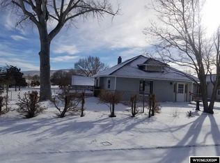 902 W Pine St, Rawlins, WY 82301