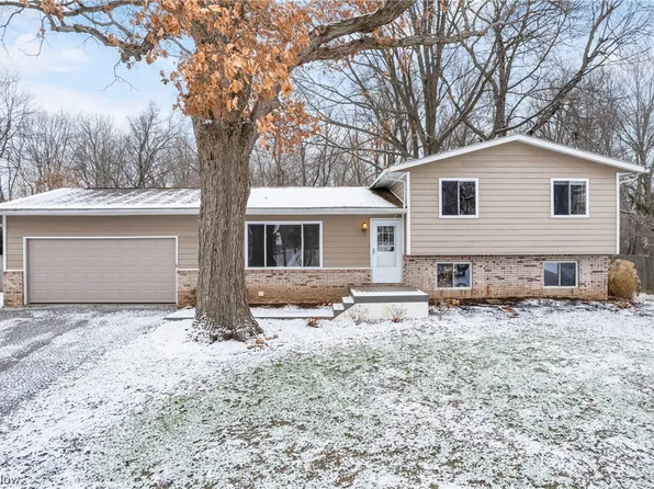 1747 Buckeye St NW, Mogadore, OH 44260