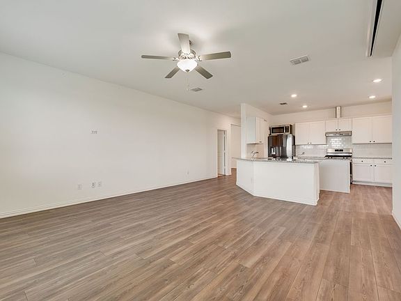 3rd image of 7109 Crepe Myrtle Ave