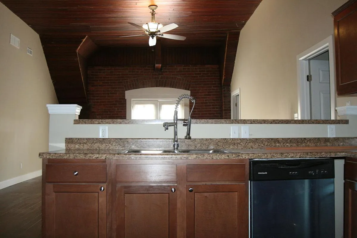 2 bed, 1400 sqft, $1,795 — Photo 4