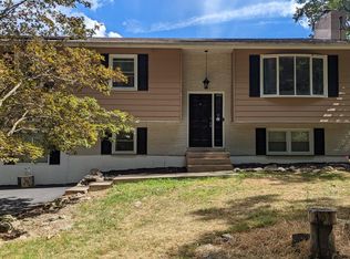 330 Valley View Dr N, Stroudsburg, PA 18360