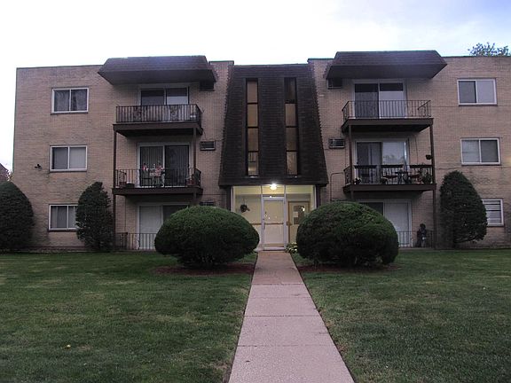 5th image of 5706 W 129th St #9C