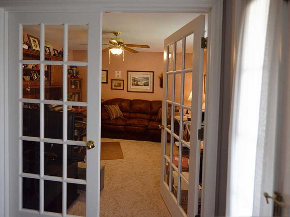 3rd image of 1505 Nutgrove Ln