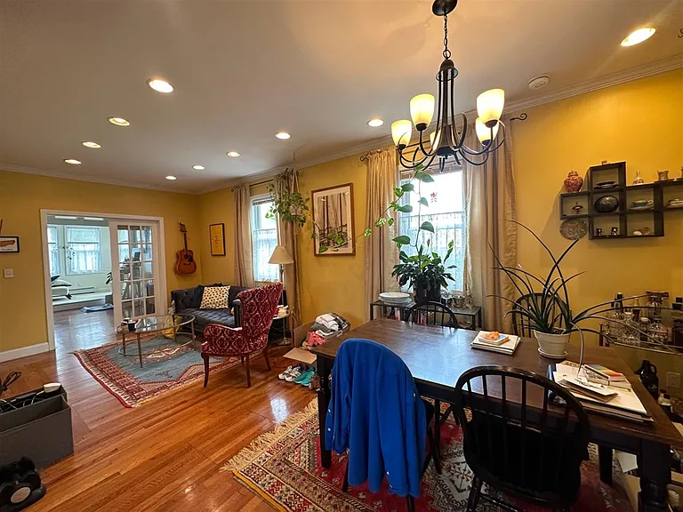 25 Thacher St #1 — Photo 9