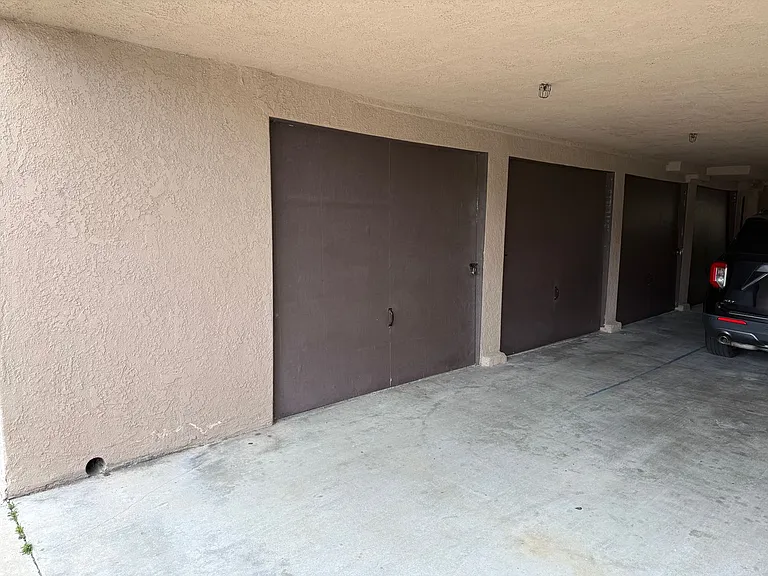 2623 Calle Del Comercio — Photo 15
