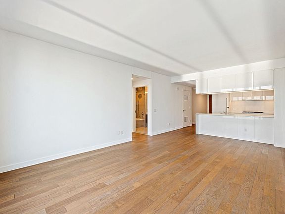 5th image of 99 Hudson St #2908