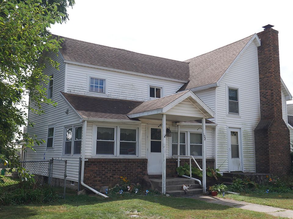 1st image of 107 E Beaver St