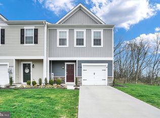415 Locust Run Dr, York, PA 17404
