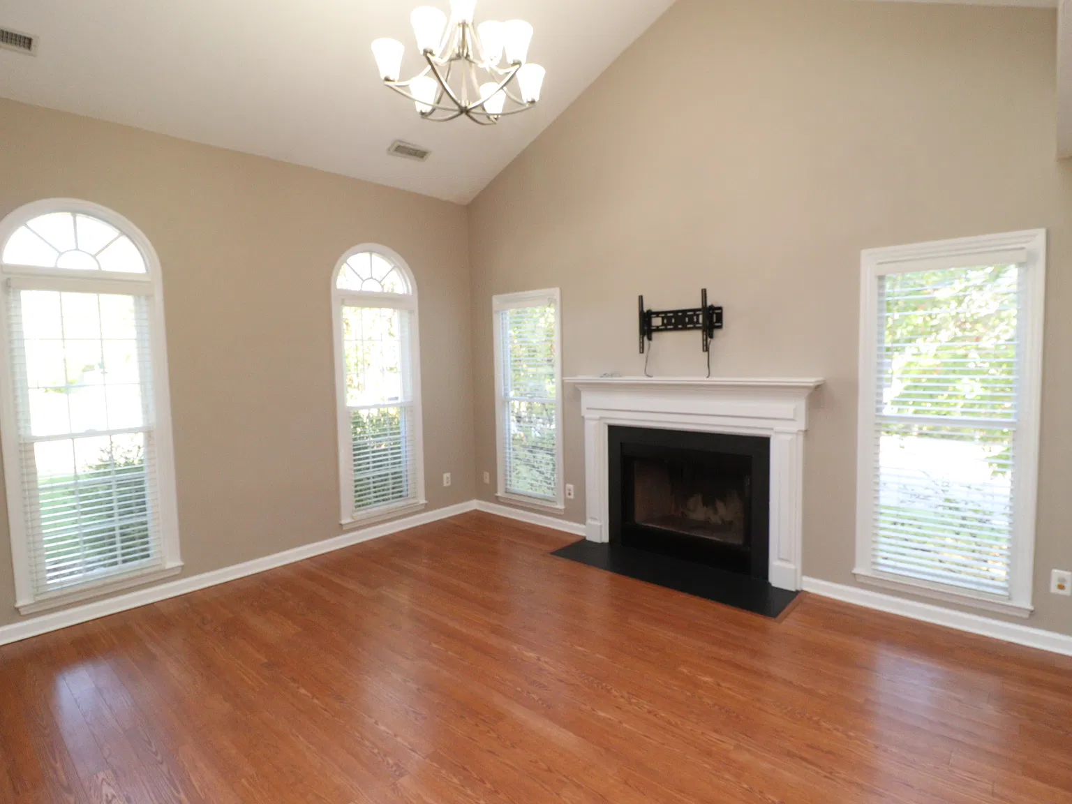 Charming Cary Home in Brookgreen Forest Available Immediately — Photo 4
