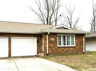 2208 E Hazel Dell Rd, Springfield, IL 62703