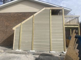 1015 S. 1 St., Springfield, IL 62704