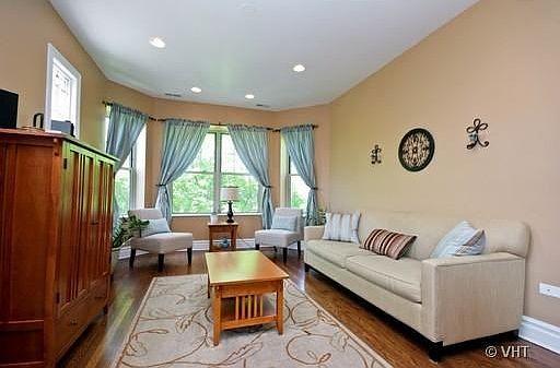 3rd image of 1251 W Granville Ave APT 3