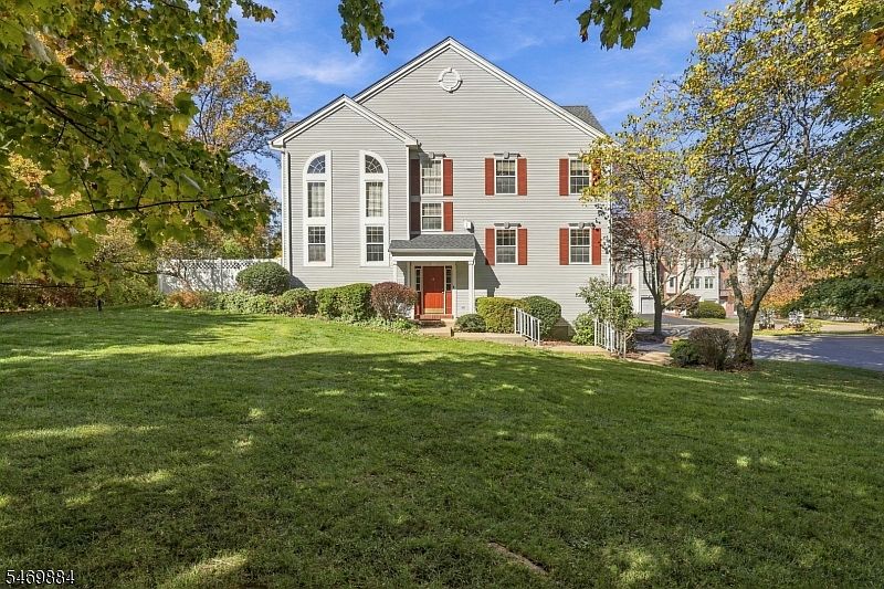 1st image of 10 Knox Ct