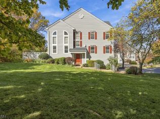 10 Knox Ct, Basking Ridge, NJ 07920