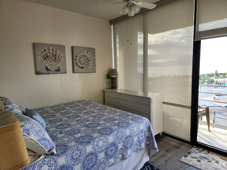 King bedroom overlooks the bay
