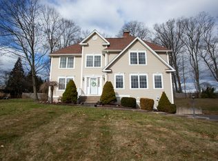 160 Holcomb St, East Granby, CT 06026