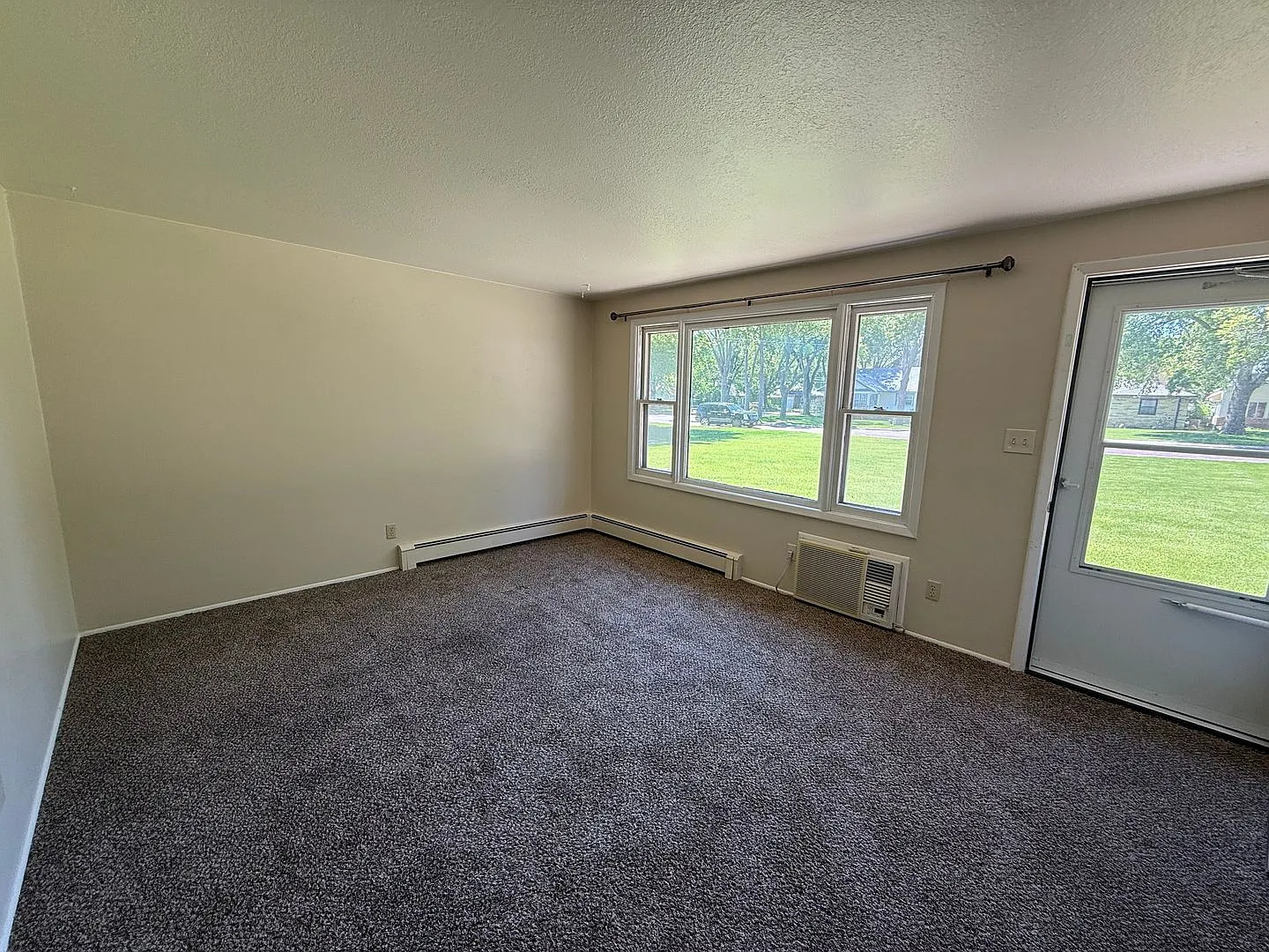 Two bedroom, one bathroom, single level apartments! Located in Gering! — Photo 3