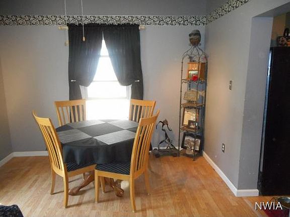 5th image of 521 S Irene St