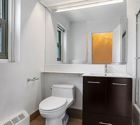 4th image of 159 W 53rd St APT 21G