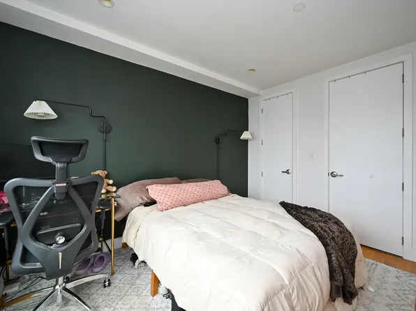 63-34 Fresh Pd Road image 9 of 20