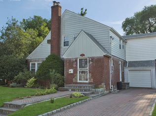 284 Park Ave, Freeport, NY