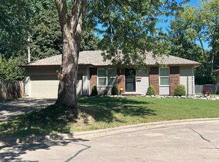 515 E Lindberg St, Springfield, MO 65807