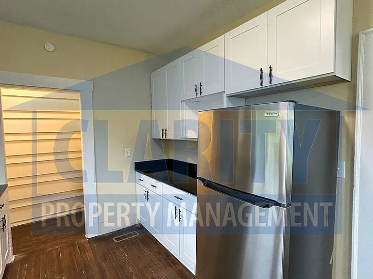 920 East Ave — Photo 13